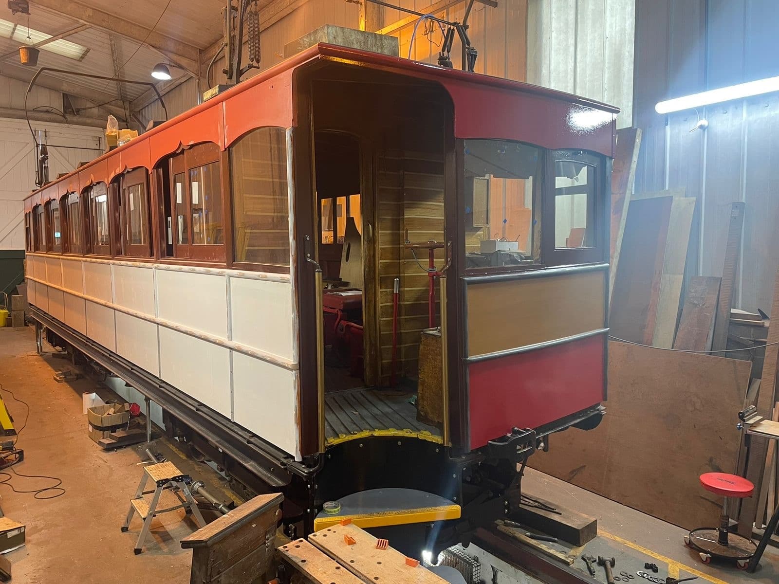 Tram Painting